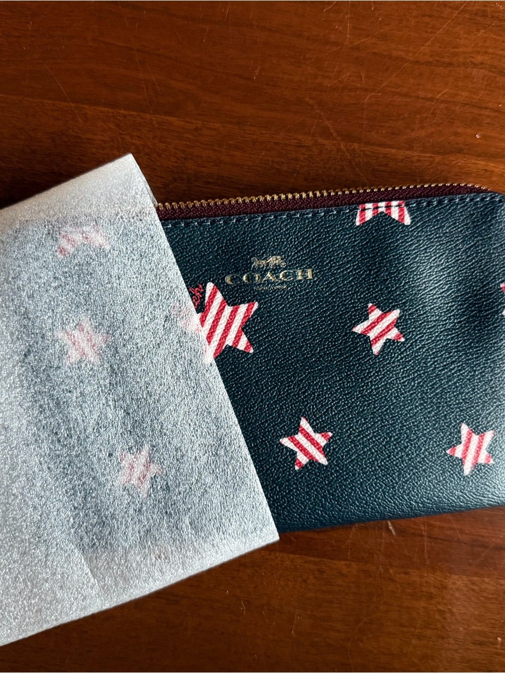 NWT Coach Patriotic Star Print Wristlet Navy Red White Zip Pouch w/ Packaging - Picture 4 of 6